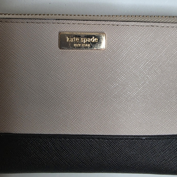 Kate Spade Laurel Way Neda Wallet Wristlet - Two-toned Beige/ Black - Picture 2 of 4